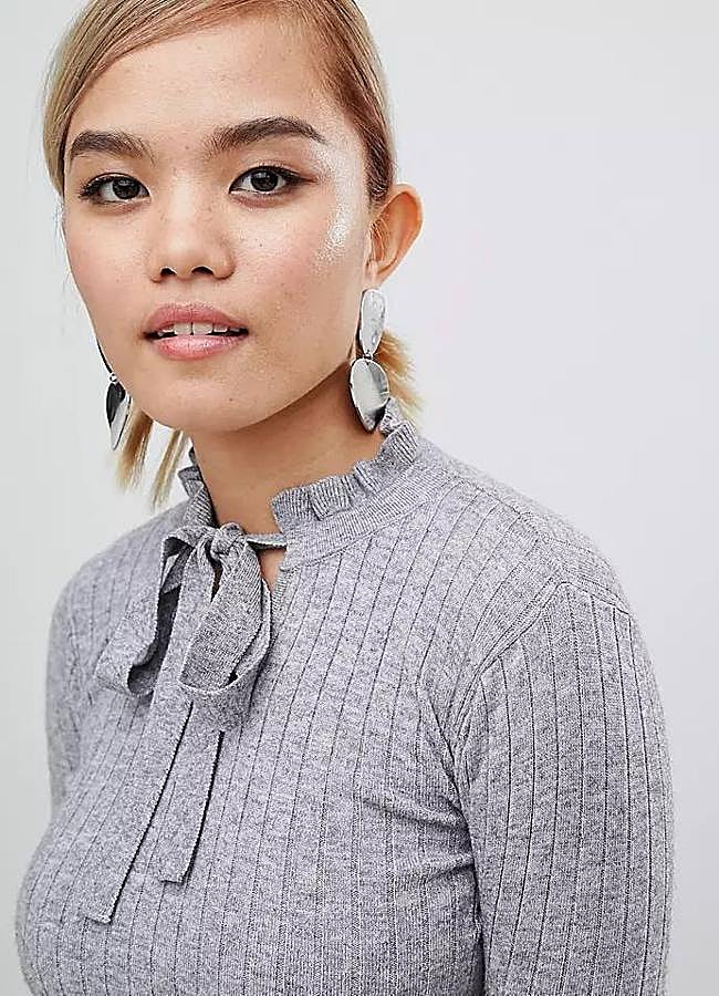 Imagen - Jersey de canalé con lazo en el cuello