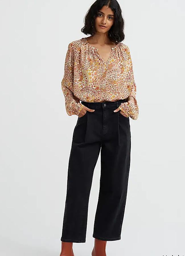 Imagen - Vaqueros baggy de Comptoir de Cotonniers disponible en Uniqlo. Foto: Uniqlo.