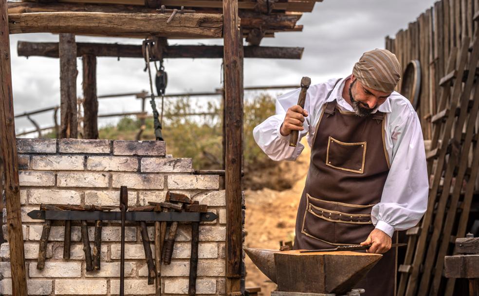 Puy du Fou España tiene una misión: rescatar oficios artesanos en riesgo de extinción