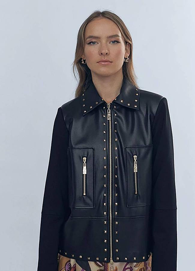 Imagen - Chaqueta biker efecto piel con tachuelas doradas