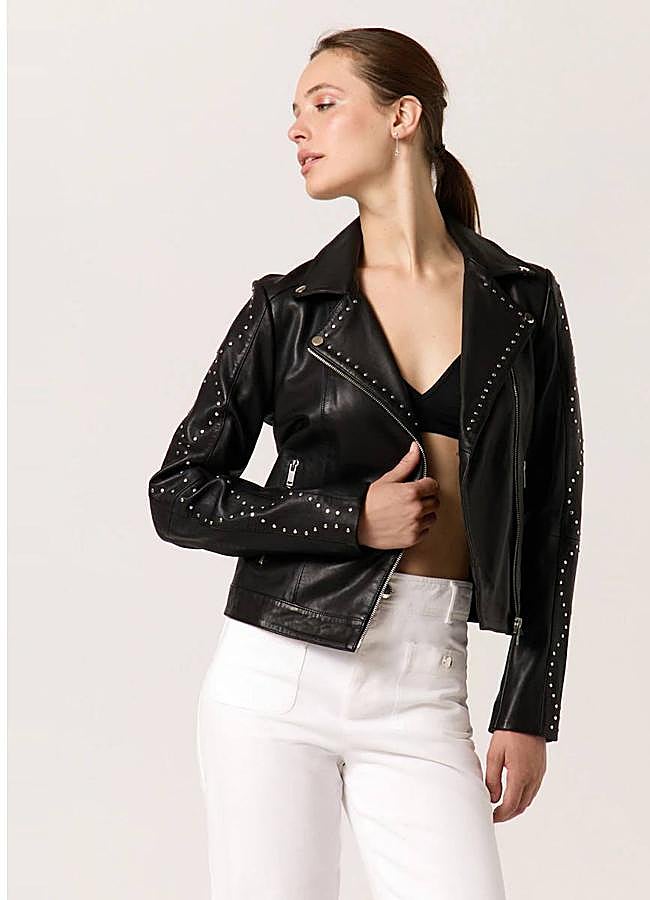 Imagen - Biker de piel con tachas plateadas