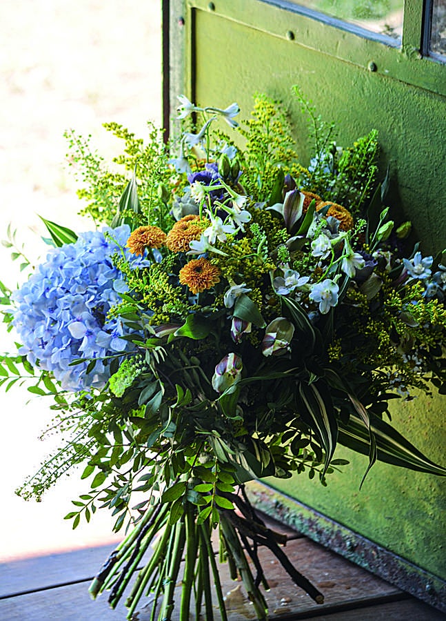 Imagen - Uno de los ramos de flores que hacen en Los Rosales.