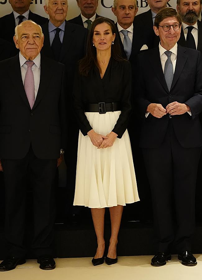 Imagen - La reina Letizia con una falda blanca. / LIMITED PICTURES