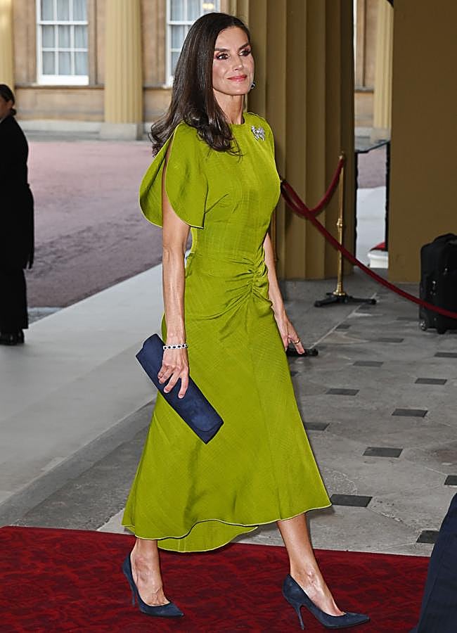 Imagen - La reina Letizia con un vestido verde. / GTRES