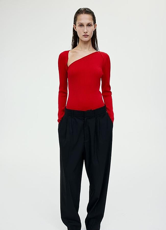 Imagen - Jerseys simétrico de H&M, 27,99 euros.