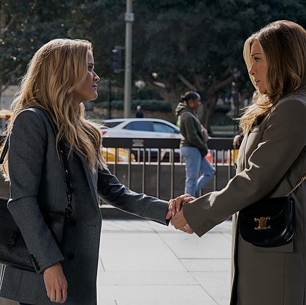 Reese Witherspoon y Jennifer Aniston en una imagen de la última temporada de The Morning Show.