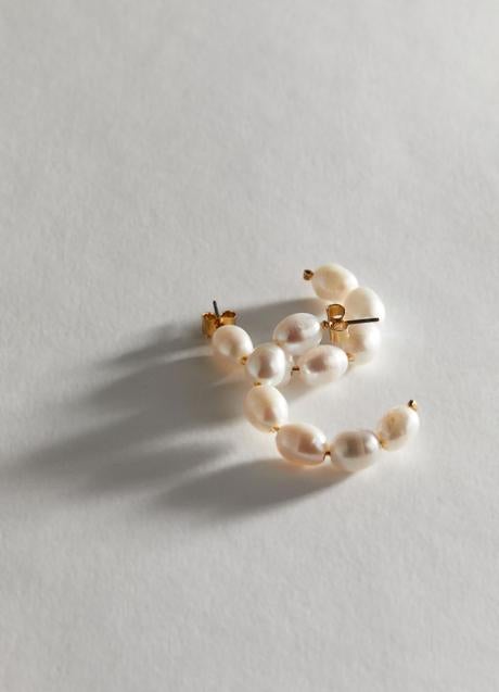 Imagen - Pendientes con perlas de H&M (39,99 euros)