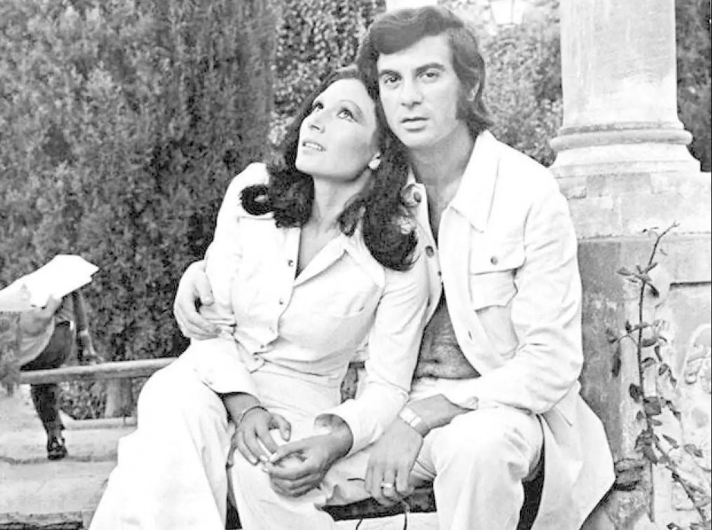 Rocío Jurado con su mánager y pareja Enrique García Vernetta.