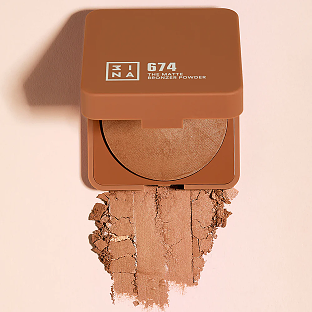 The Bronzer Powder de 3ina, unos polvos bronceadores ligeros y delicados (22,95 euros).