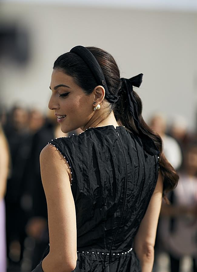 Imagen - Peinado con diadema y lazo. Foto: Launchmetrics spotlight