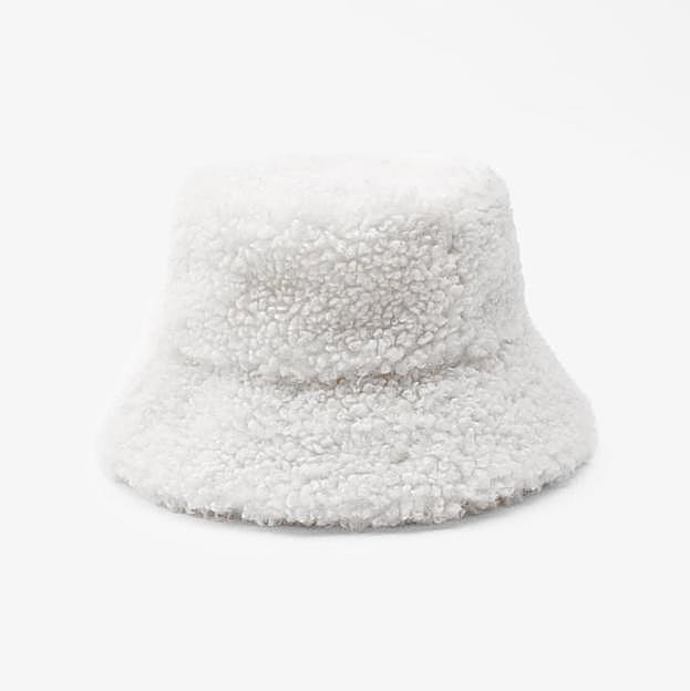 Gorro furry de Zara