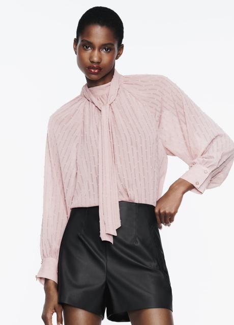 Imagen - Blusa rosa de Zara (22,99 euros)