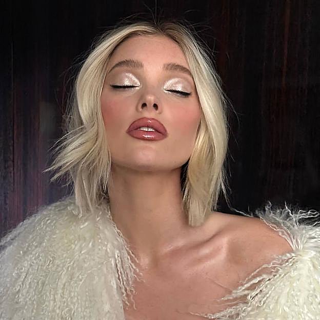 Elsa Hosk con maquillaje viral peal makeup