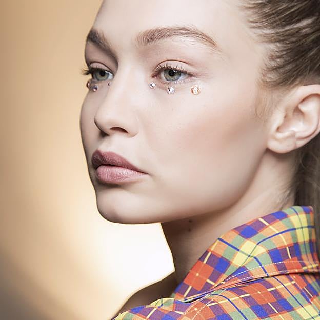 Cómo saber si tienes que empezar a usar retinol: las señales en tu piel que lo indican