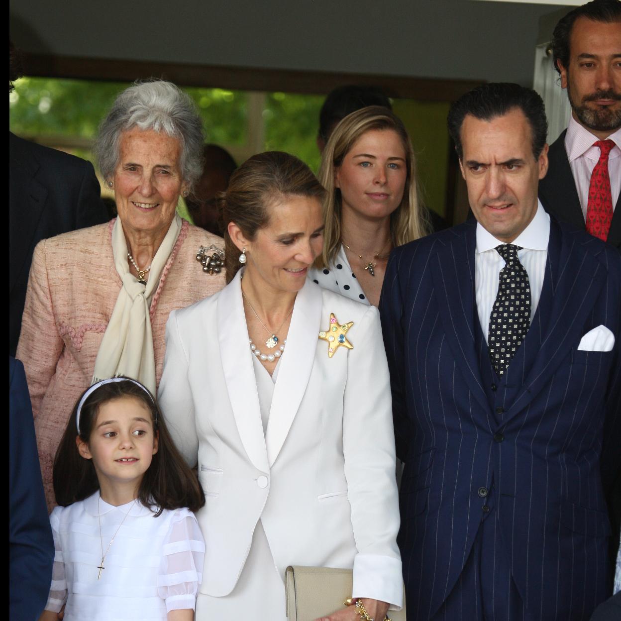 La viuda de Ripalda, madre de Jaime de Marichalar, en la comunión de Victoria Federica. 