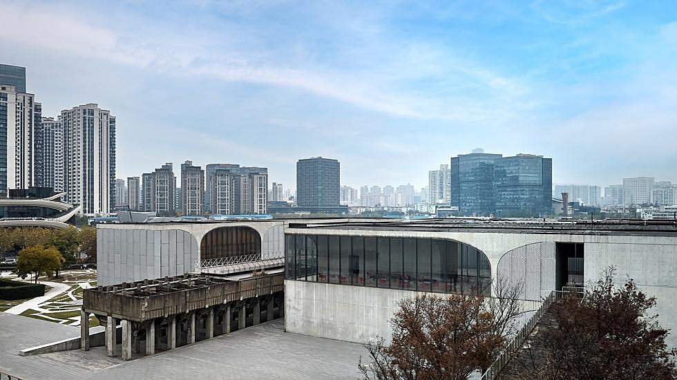 Long Museum West Bund, el escenario escogido por Louis Vuitton para el desfile de su colección Prefall 2024, que podremos ver el próximo 18 de abril.