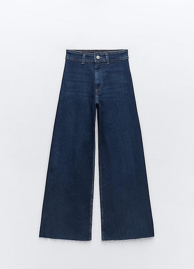 Imagen - Vaqueros en azul marino de Zara (25,95 euros).