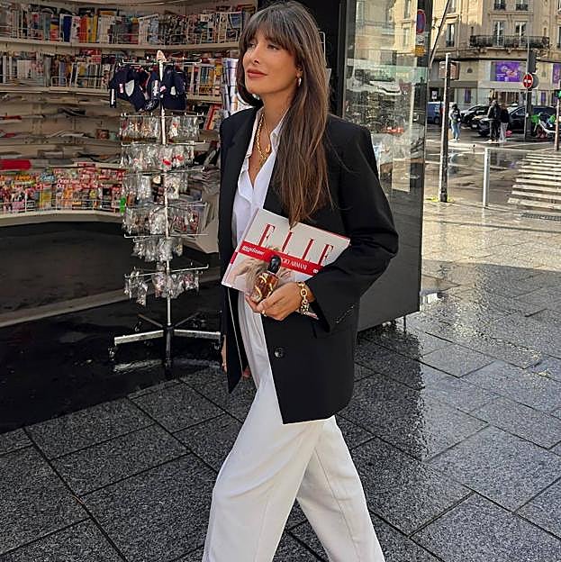 Influencer francesa con total look blanco