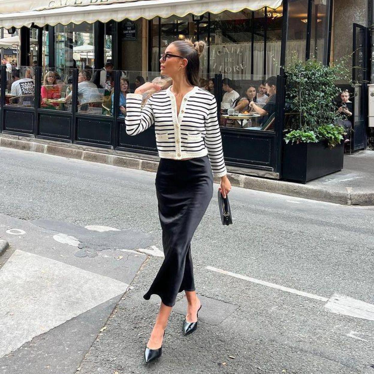 Influencer francesa con look estilo parisino