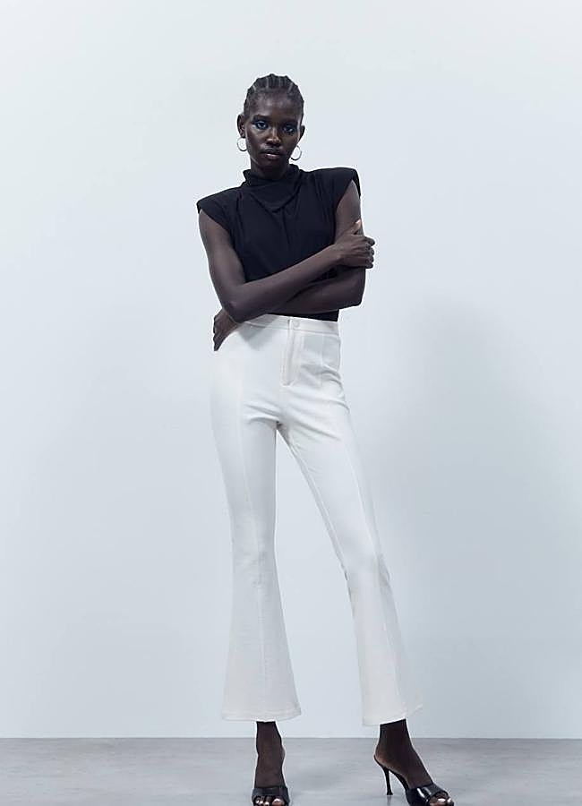 Imagen - Pantalones estilo flare blancos