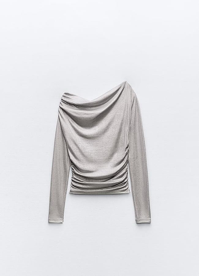 Imagen - Top drapeado con brillo de Zara.