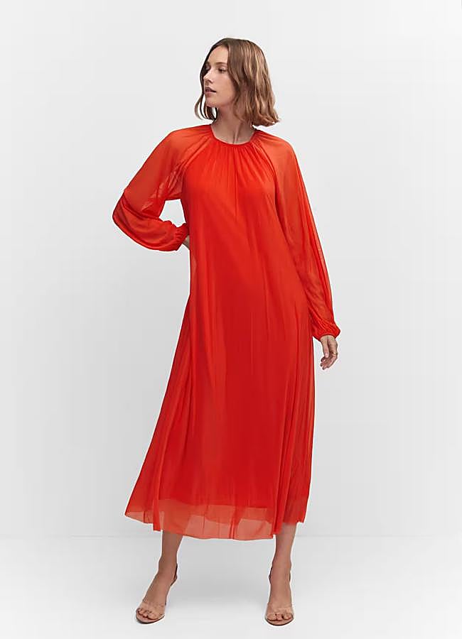 Imagen - Vestido rojo con manga abullonada de Mango (59,99 euros).