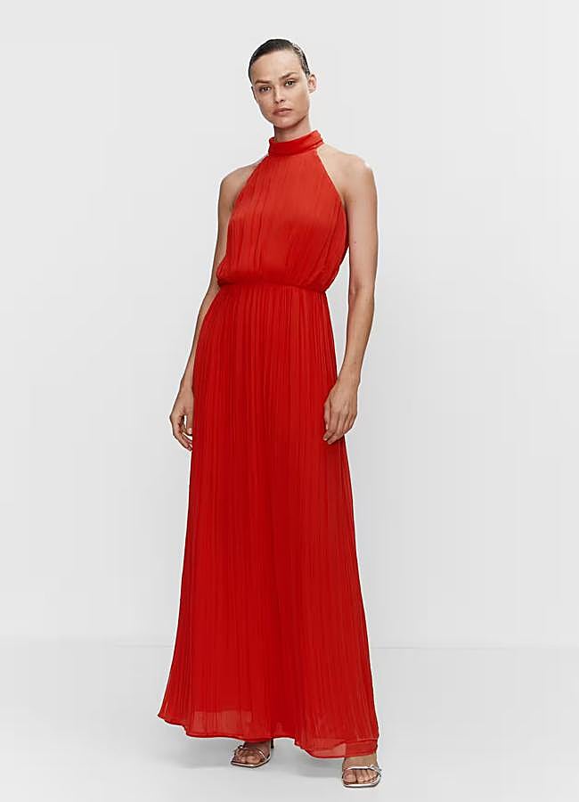 Imagen - Vestido rojo plisado de Mango (69,99 euros).