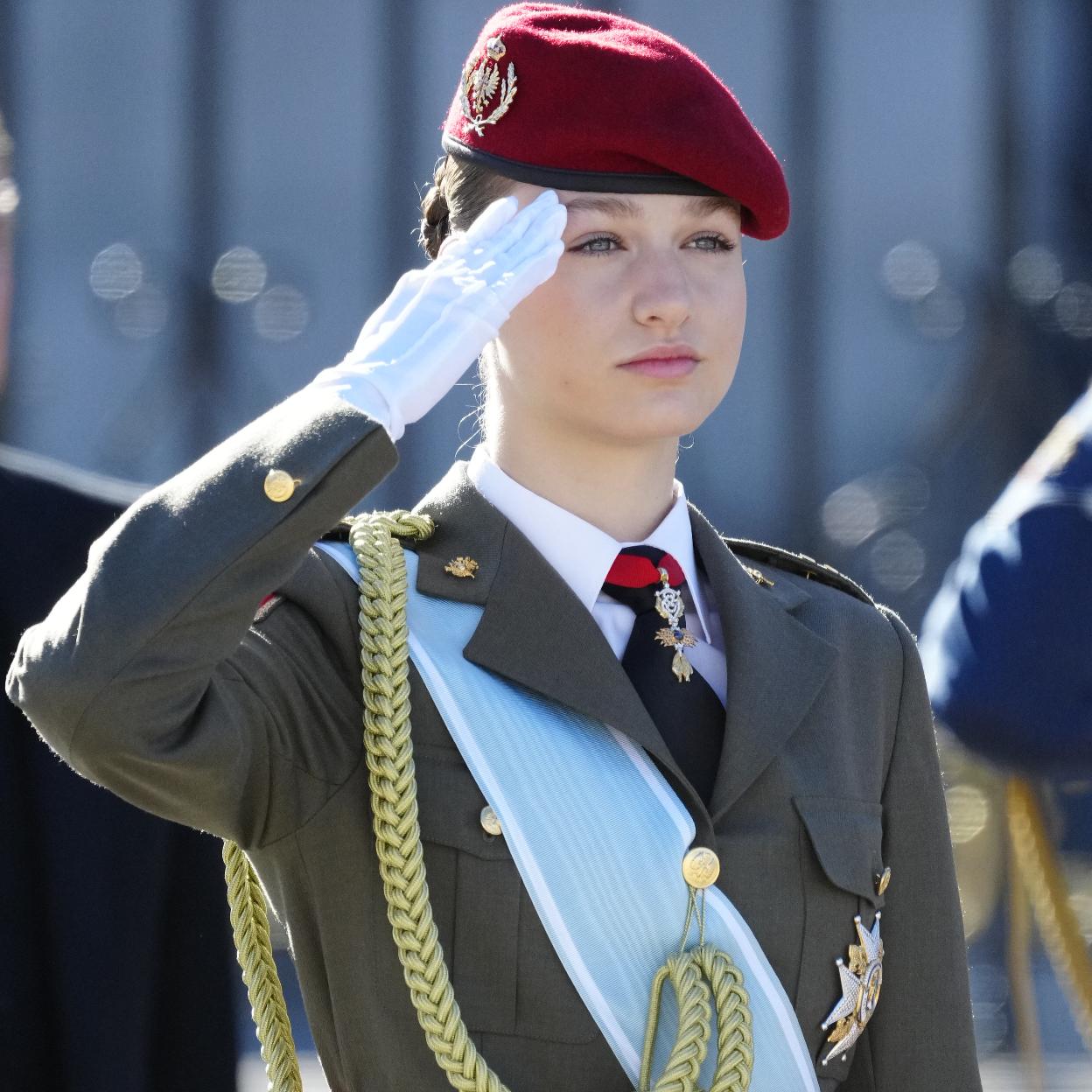 La princesa Leonor con el uniforme de gala.