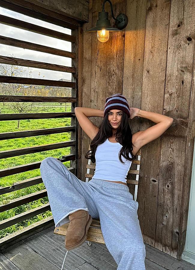 Imagen - Mujer con ropa deportiva. / INSTAGRAM @ALO