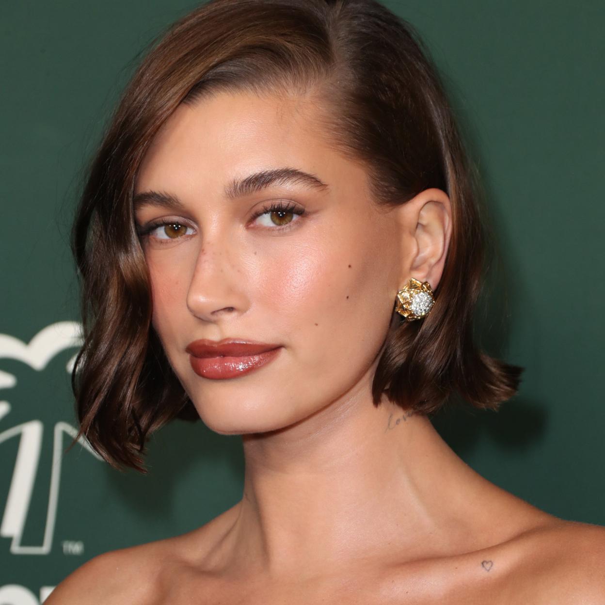 Deep nude es la tendencia en labios favorita de las famosas en 2024.