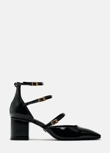 Imagen - Zapatos negros de Zara (29,99 euros)