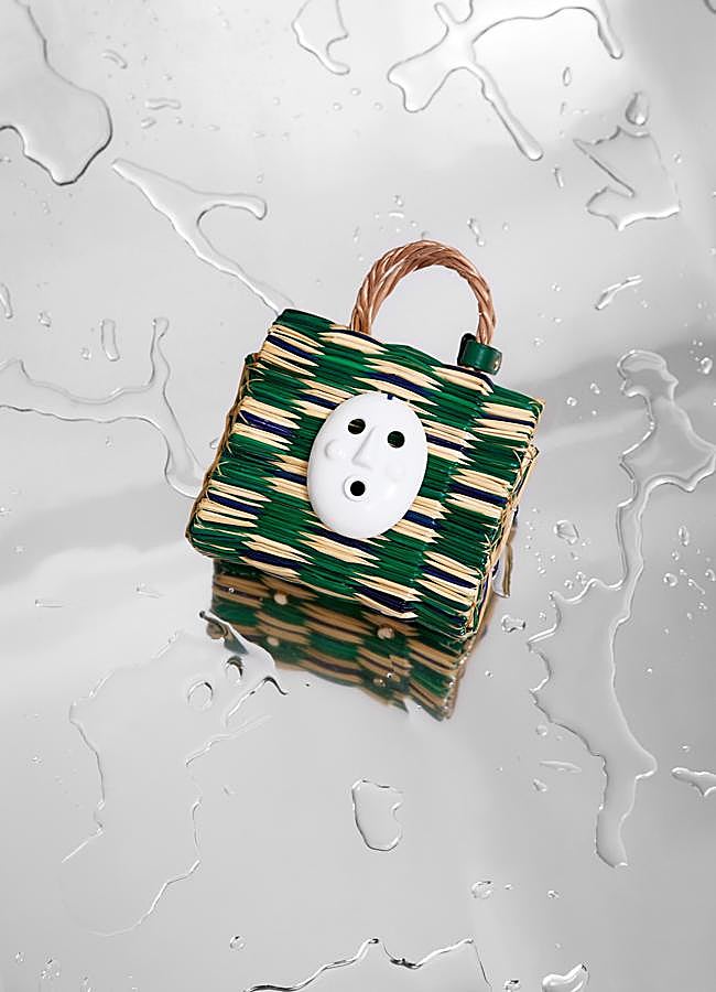 Imagen - Bolso de la colección Lares trenzado a mano y con detalle de cerámica artesana, de Heimat Atlántica.