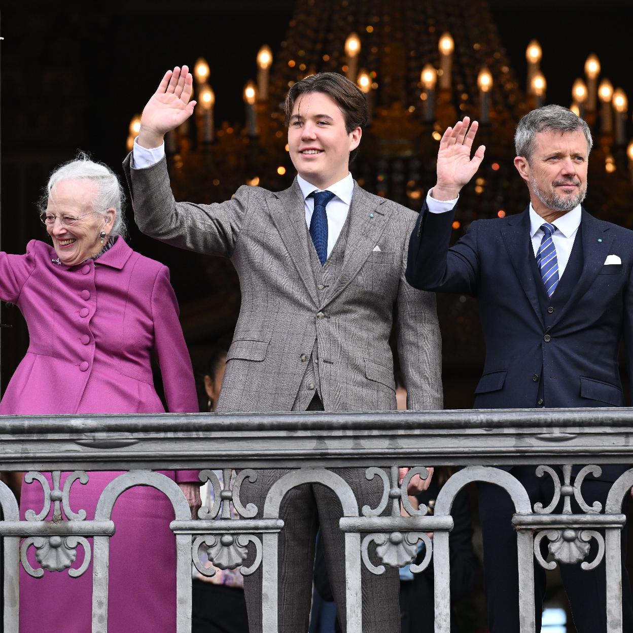 La reina Margarita junto a su hijo Federico y su nieto, el príncipe Christian. 