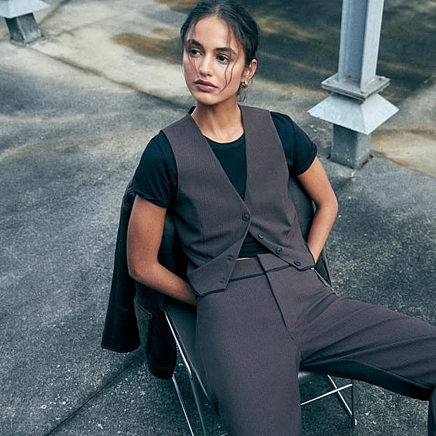 Lo nuevo de Pull & Bear que tienes que fichar antes de que se agote: vestidos vaqueros, abrigos de lana y muchas compras de nueva temporada