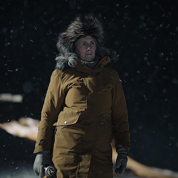 La actriz británica Fiona Shaw en una imagen de True Detective: Noche Polar.