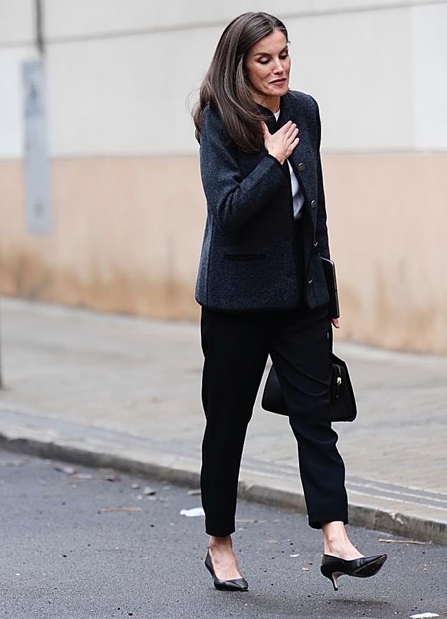 Imagen - La reina Letizia en su llegada a la reunión con la AECC. / LIMITED PICTURES