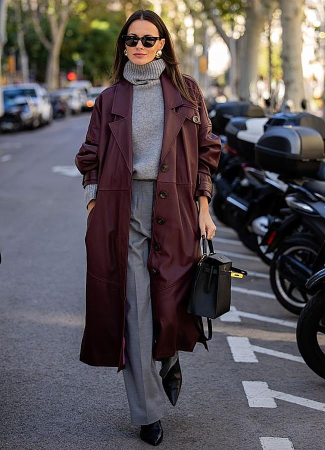 Imagen - Un look gris y granate. / INSTAGRAM