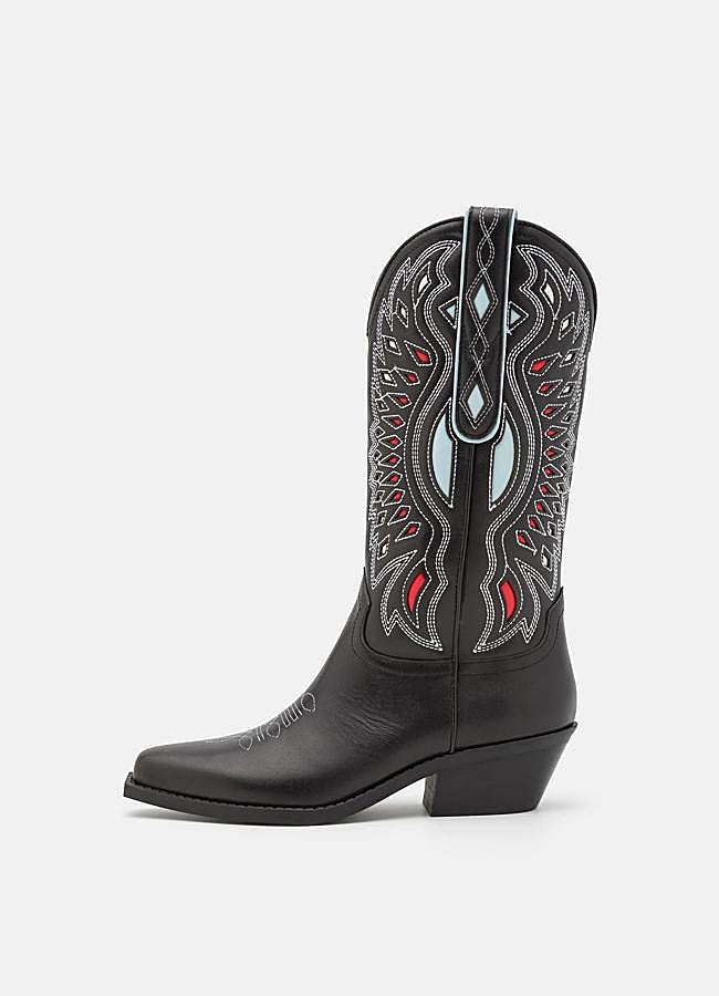 Imagen - Bota negra con colores de Steve Madden, 107,95 euros.