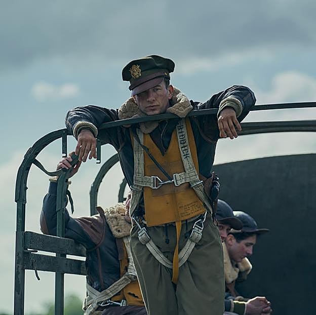 Barry Keoghan en una imagen de la miniserie ambientada en la II Guerra Mundial.