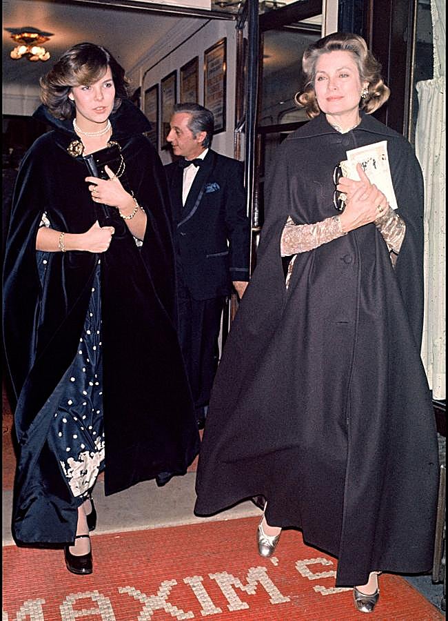 Imagen - Carolina de Mónaco y su madre Grace Kelly, ambas con unas Mary Janes. / GETTY IMAGES