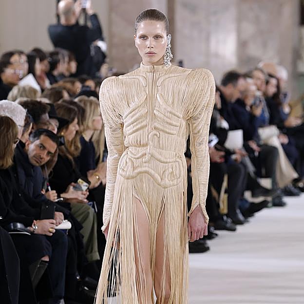 Semana de la Alta Costura de París: los estilismos hi tech de Schiaparelli 