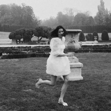 Imagen secundaria 1 - Vestidos Bianca, Teba y Jana, de la colección Redondo White, de Jorge Redondo.