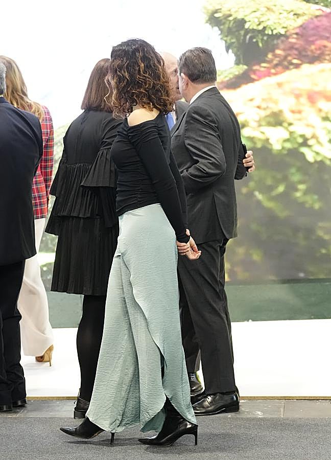 Imagen - Isabel Díaz Ayuso con unos pantalones originales. / LIMITED PICTURES