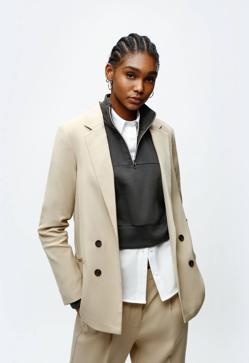 Imagen secundaria 2 - Blazer básica en tonos khaki, negro y beige