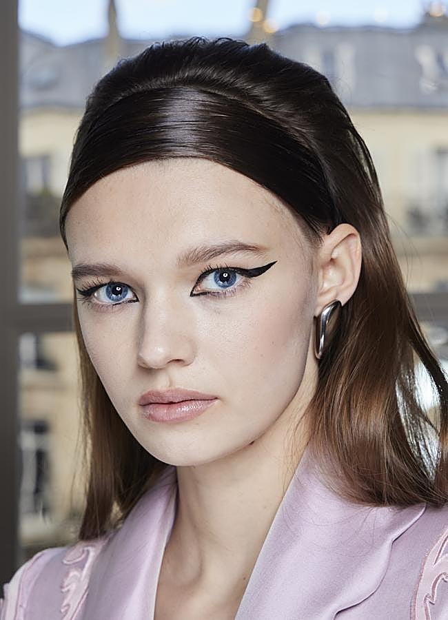 Imagen - Una modelo con el peinado diadema. 