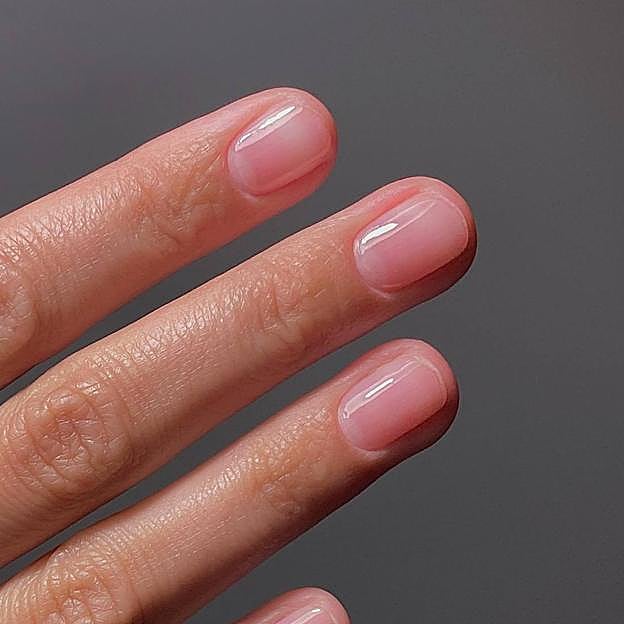 Manicura de uñas jabón clásica