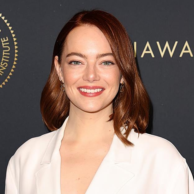 Los cambios de look más llamativos de Emma Stone: del pelo negro de Pobres criaturas al rubio platino