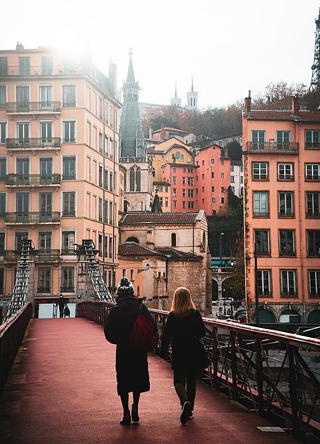Imagen - El barrio antiguo de Lyon, la ciudad que para muchos es la cuna de la gastronomía francesa. / Bastien Nvs /Unsplash