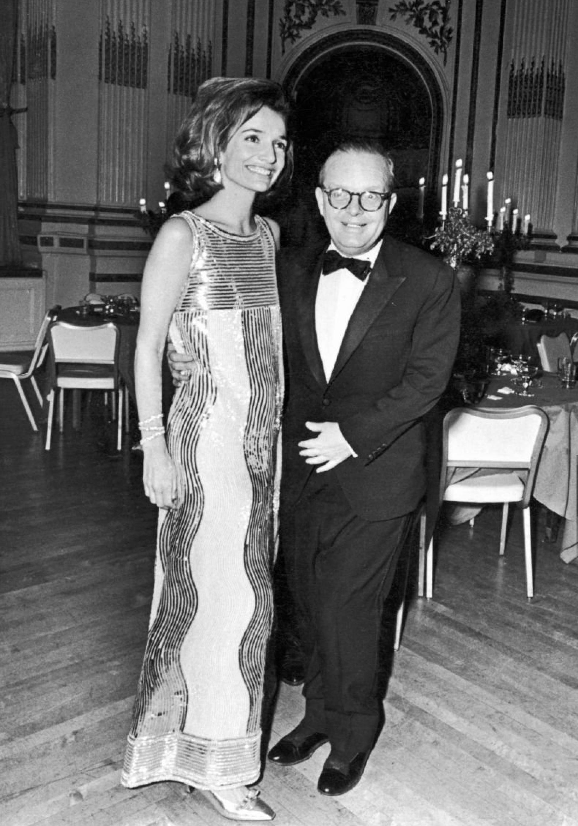 Truman Capote y Lee Radziwill en el Black&White Ball.