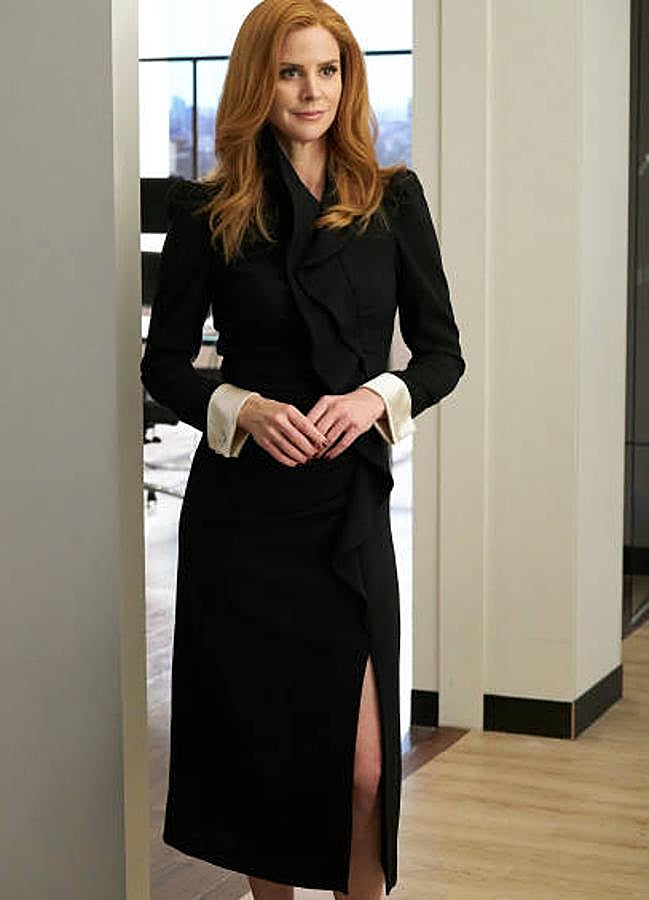 Imagen - Donna Paulsen con vestido negro.